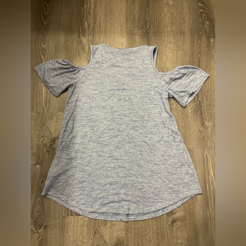 Women's Gap Maternity Blue Top with Cut Out Shoulders- Size S- NWT - Picture 4 of 4